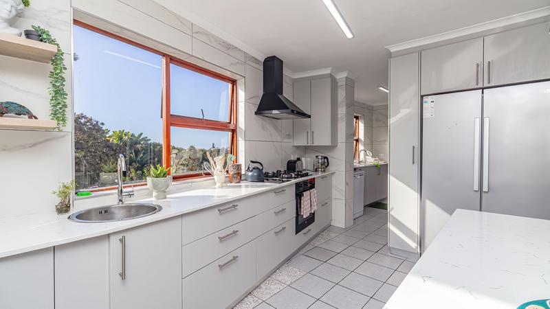 5 Bedroom Property for Sale in Hersham Western Cape